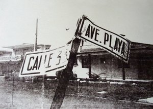 Panneau de signalisation noir et blanc